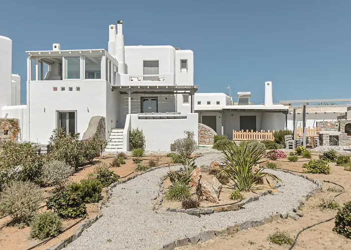 Diamantis Cove On The Mikrí Vígla